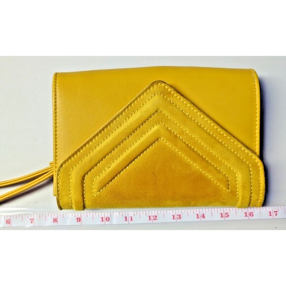 Aldo Clutch Handbag Mustard Yellow with Hand Strap, Magnetic Clip Close - Picture 14 of 16
